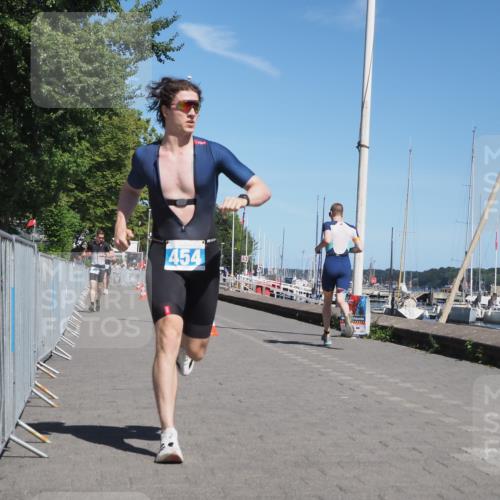17.08.2025 - KN Förde Triathlon 2025 KatJ http://msf.ph/oto/8586839 17.08.2025 13:29:01 Laufen 398, 423, 454 meine-sportfotos.de