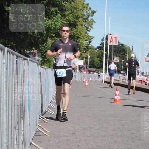 17.08.2025 - KN Förde Triathlon 2025 KatJ http://msf.ph/oto/8586868 17.08.2025 13:29:08 Laufen 423, 442 meine-sportfotos.de