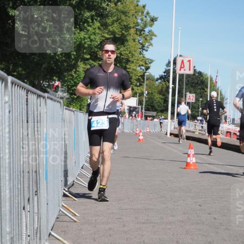 17.08.2025 - KN Förde Triathlon 2025 KatJ http://msf.ph/oto/8586872 17.08.2025 13:29:08 Laufen 423, 442 meine-sportfotos.de