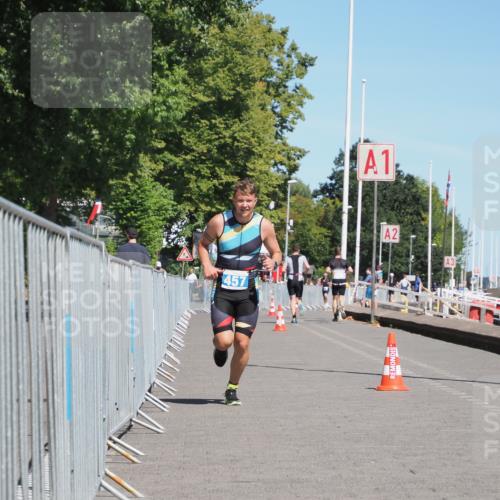 17.08.2025 - KN Förde Triathlon 2025 KatJ http://msf.ph/oto/8586977 17.08.2025 13:29:33 Laufen 457 meine-sportfotos.de