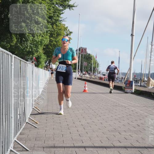 17.08.2025 - KN Förde Triathlon 2025 KatJ http://msf.ph/oto/8586986 17.08.2025 10:12:01 Laufen 220 meine-sportfotos.de