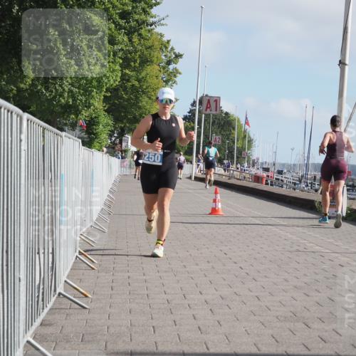 17.08.2025 - KN Förde Triathlon 2025 KatJ http://msf.ph/oto/8587135 17.08.2025 10:12:18 Laufen 250 meine-sportfotos.de