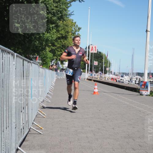 17.08.2025 - KN Förde Triathlon 2025 KatJ http://msf.ph/oto/8587247 17.08.2025 13:30:01 Laufen 411, 467 meine-sportfotos.de