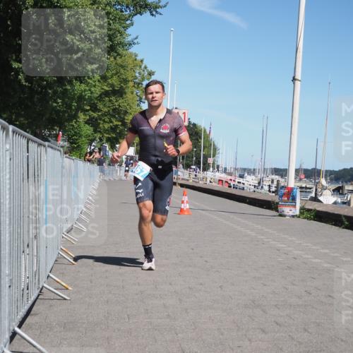 17.08.2025 - KN Förde Triathlon 2025 KatJ http://msf.ph/oto/8587267 17.08.2025 13:30:01 Laufen 411, 467 meine-sportfotos.de