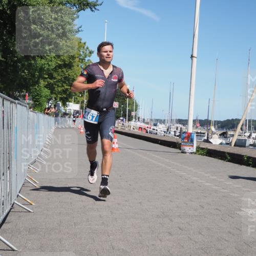17.08.2025 - KN Förde Triathlon 2025 KatJ http://msf.ph/oto/8587276 17.08.2025 13:30:01 Laufen 411, 467 meine-sportfotos.de