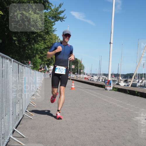 17.08.2025 - KN Förde Triathlon 2025 KatJ http://msf.ph/oto/8587355 17.08.2025 13:30:17 Laufen 409 meine-sportfotos.de