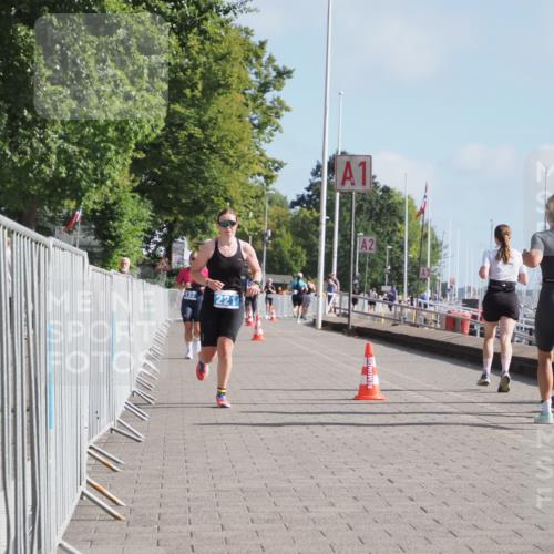 17.08.2025 - KN Förde Triathlon 2025 KatJ http://msf.ph/oto/8587916 17.08.2025 10:13:40 Laufen 221 meine-sportfotos.de