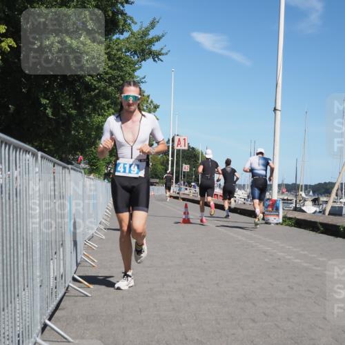 17.08.2025 - KN Förde Triathlon 2025 KatJ http://msf.ph/oto/8588167 17.08.2025 13:31:48 Laufen 419, 422 meine-sportfotos.de