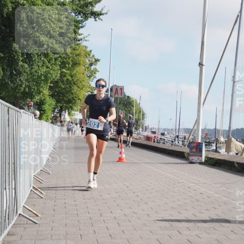 17.08.2025 - KN Förde Triathlon 2025 KatJ http://msf.ph/oto/8588355 17.08.2025 10:14:24 Laufen 202 meine-sportfotos.de
