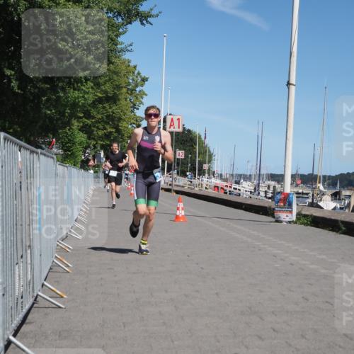 17.08.2025 - KN Förde Triathlon 2025 KatJ http://msf.ph/oto/8588435 17.08.2025 13:32:32 Laufen 395, 509 meine-sportfotos.de