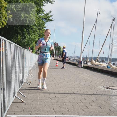 17.08.2025 - KN Förde Triathlon 2025 KatJ http://msf.ph/oto/8588523 17.08.2025 10:14:41 Laufen 111, 119, 216, 223 meine-sportfotos.de