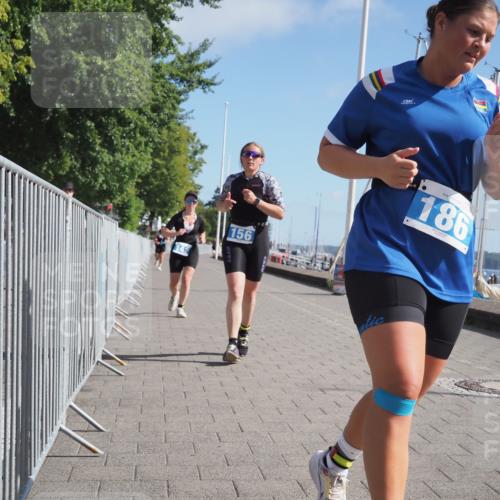 17.08.2025 - KN Förde Triathlon 2025 KatJ http://msf.ph/oto/8588529 17.08.2025 10:39:40 Laufen 142, 156, 186 meine-sportfotos.de