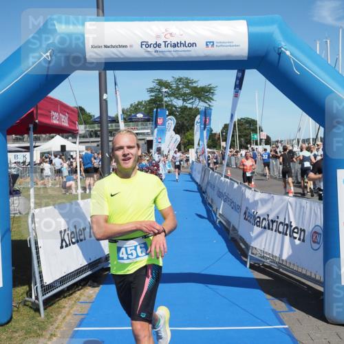 17.08.2025 - KN Förde Triathlon 2025 MichiJ http://msf.ph/oto/8588745 17.08.2025 13:45:21 Laufen 456 meine-sportfotos.de