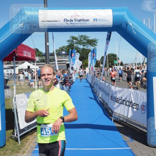 17.08.2025 - KN Förde Triathlon 2025 MichiJ http://msf.ph/oto/8588751 17.08.2025 13:45:21 Laufen 456 meine-sportfotos.de