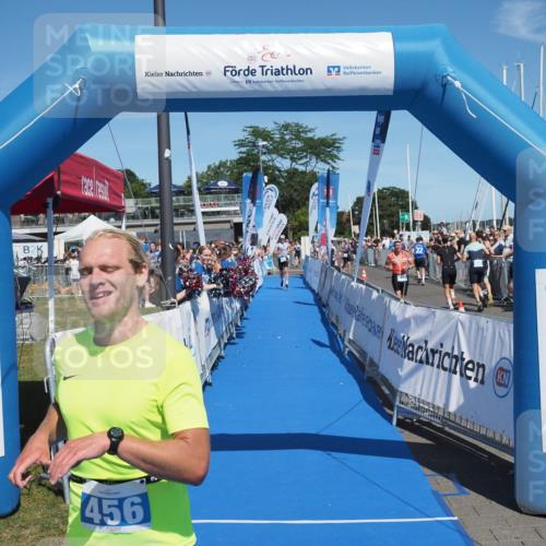 17.08.2025 - KN Förde Triathlon 2025 MichiJ http://msf.ph/oto/8588756 17.08.2025 13:45:21 Laufen 456 meine-sportfotos.de