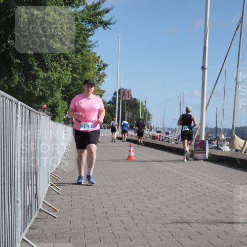 17.08.2025 - KN Förde Triathlon 2025 KatJ http://msf.ph/oto/8588777 17.08.2025 10:40:00 Laufen 251 meine-sportfotos.de