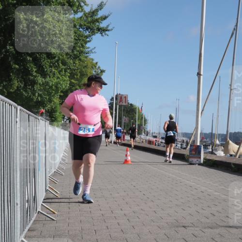 17.08.2025 - KN Förde Triathlon 2025 KatJ http://msf.ph/oto/8588801 17.08.2025 10:40:01 Laufen 251 meine-sportfotos.de