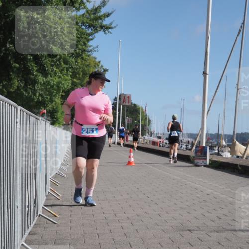 17.08.2025 - KN Förde Triathlon 2025 KatJ http://msf.ph/oto/8588806 17.08.2025 10:40:02 Laufen 251 meine-sportfotos.de