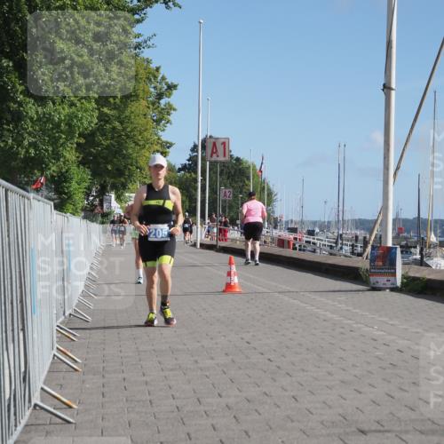 17.08.2025 - KN Förde Triathlon 2025 KatJ http://msf.ph/oto/8588835 17.08.2025 10:40:23 Laufen 205, 207 meine-sportfotos.de