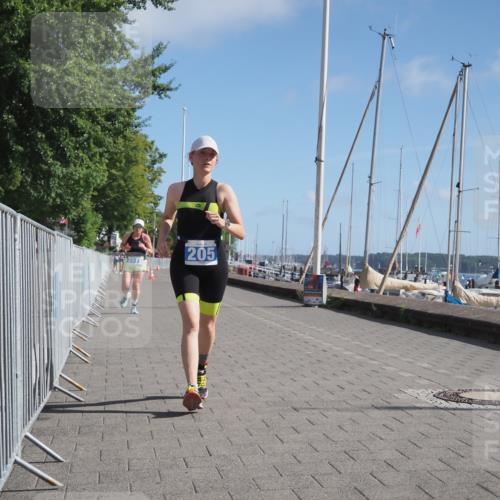 17.08.2025 - KN Förde Triathlon 2025 KatJ http://msf.ph/oto/8588898 17.08.2025 10:40:25 Laufen 205, 207 meine-sportfotos.de