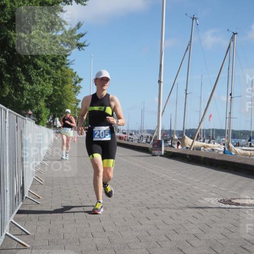 17.08.2025 - KN Förde Triathlon 2025 KatJ http://msf.ph/oto/8588903 17.08.2025 10:40:25 Laufen 205, 207 meine-sportfotos.de