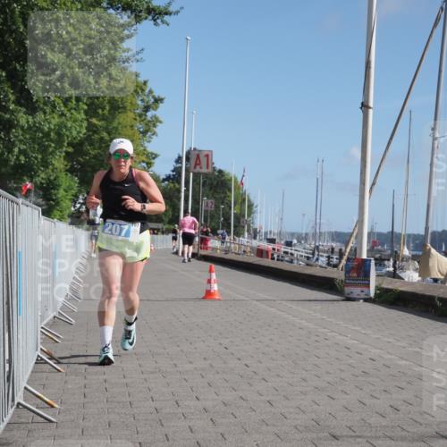 17.08.2025 - KN Förde Triathlon 2025 KatJ http://msf.ph/oto/8588907 17.08.2025 10:40:28 Laufen 205, 207 meine-sportfotos.de