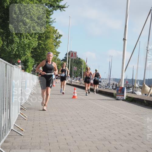17.08.2025 - KN Förde Triathlon 2025 KatJ http://msf.ph/oto/8588931 17.08.2025 10:15:17 Laufen 142, 183, 215 meine-sportfotos.de