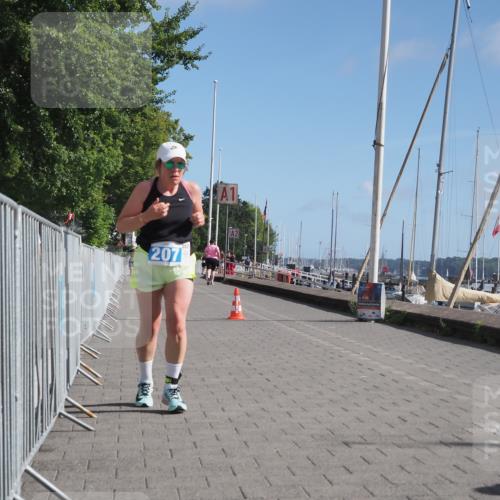 17.08.2025 - KN Förde Triathlon 2025 KatJ http://msf.ph/oto/8588934 17.08.2025 10:40:29 Laufen 205, 207 meine-sportfotos.de