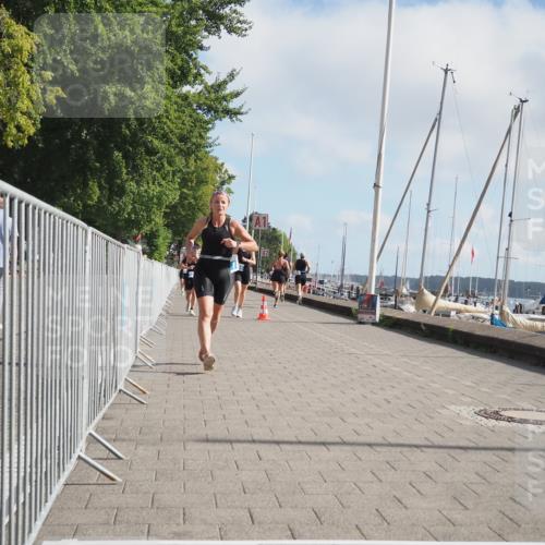 17.08.2025 - KN Förde Triathlon 2025 KatJ http://msf.ph/oto/8588938 17.08.2025 10:15:18 Laufen 142, 183, 215 meine-sportfotos.de