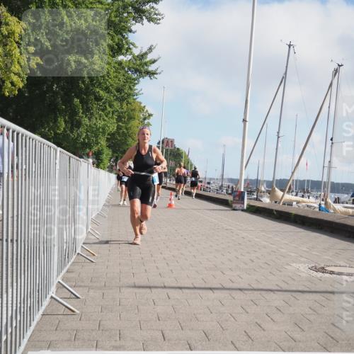 17.08.2025 - KN Förde Triathlon 2025 KatJ http://msf.ph/oto/8588942 17.08.2025 10:15:18 Laufen 142, 183, 215 meine-sportfotos.de