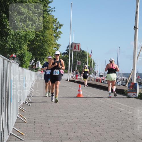 17.08.2025 - KN Förde Triathlon 2025 KatJ http://msf.ph/oto/8589004 17.08.2025 10:40:41 Laufen 201, 212 meine-sportfotos.de