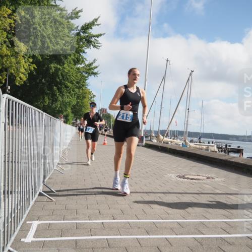17.08.2025 - KN Förde Triathlon 2025 KatJ http://msf.ph/oto/8589015 17.08.2025 10:15:23 Laufen 142, 183, 215, 242 meine-sportfotos.de