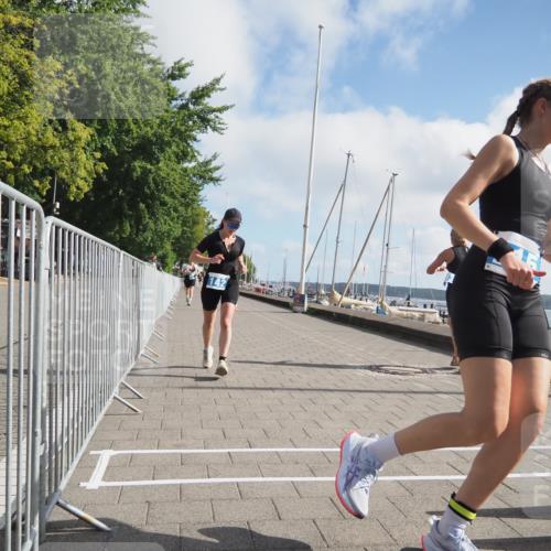 17.08.2025 - KN Förde Triathlon 2025 KatJ http://msf.ph/oto/8589030 17.08.2025 10:15:24 Laufen 142, 215, 242 meine-sportfotos.de