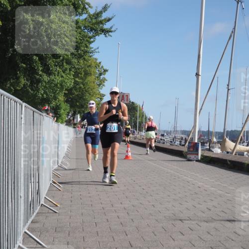 17.08.2025 - KN Förde Triathlon 2025 KatJ http://msf.ph/oto/8589047 17.08.2025 10:40:43 Laufen 201, 212 meine-sportfotos.de