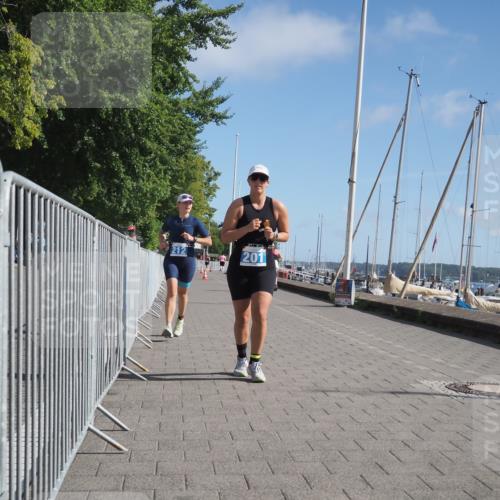 17.08.2025 - KN Förde Triathlon 2025 KatJ http://msf.ph/oto/8589060 17.08.2025 10:40:45 Laufen 201, 212 meine-sportfotos.de