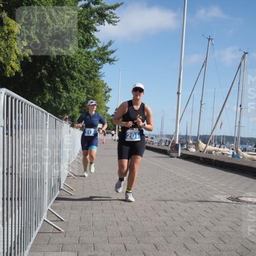 17.08.2025 - KN Förde Triathlon 2025 KatJ http://msf.ph/oto/8589070 17.08.2025 10:40:45 Laufen 201, 212 meine-sportfotos.de