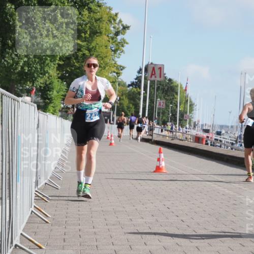 17.08.2025 - KN Förde Triathlon 2025 KatJ http://msf.ph/oto/8589079 17.08.2025 10:15:28 Laufen 142, 242 meine-sportfotos.de