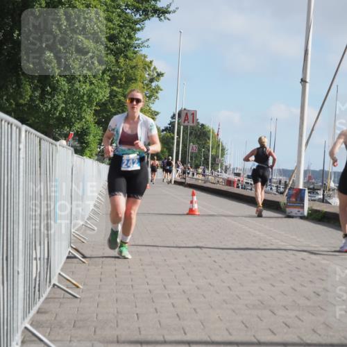 17.08.2025 - KN Förde Triathlon 2025 KatJ http://msf.ph/oto/8589095 17.08.2025 10:15:29 Laufen 242 meine-sportfotos.de