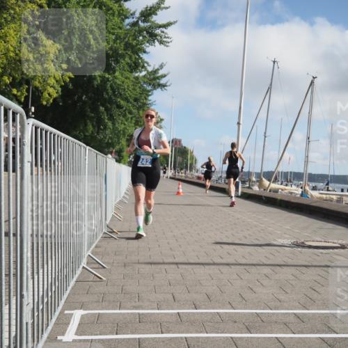 17.08.2025 - KN Förde Triathlon 2025 KatJ http://msf.ph/oto/8589106 17.08.2025 10:15:30 Laufen 242 meine-sportfotos.de