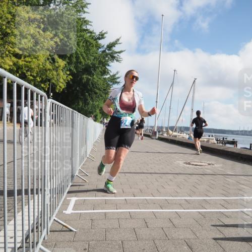 17.08.2025 - KN Förde Triathlon 2025 KatJ http://msf.ph/oto/8589130 17.08.2025 10:15:31 Laufen 242 meine-sportfotos.de