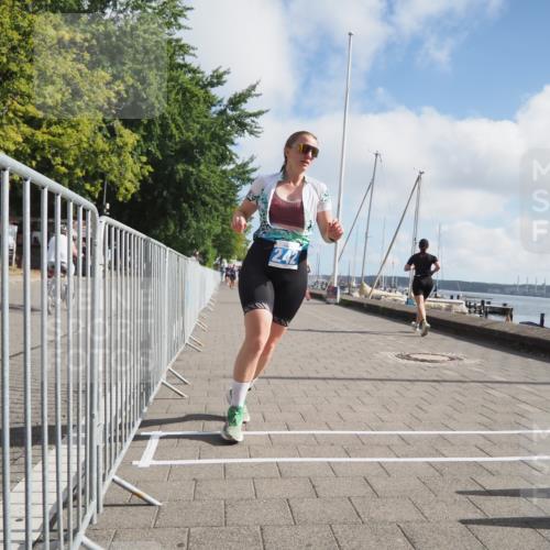 17.08.2025 - KN Förde Triathlon 2025 KatJ http://msf.ph/oto/8589134 17.08.2025 10:15:31 Laufen 242 meine-sportfotos.de