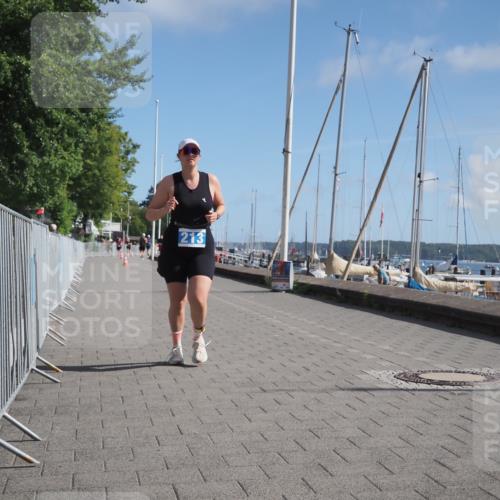 17.08.2025 - KN Förde Triathlon 2025 KatJ http://msf.ph/oto/8589171 17.08.2025 10:41:17 Laufen 213 meine-sportfotos.de