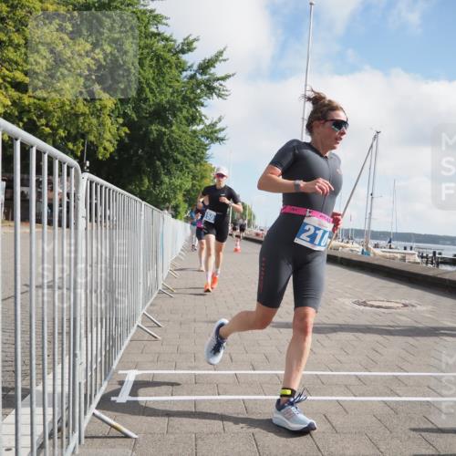 17.08.2025 - KN Förde Triathlon 2025 KatJ http://msf.ph/oto/8589258 17.08.2025 10:15:45 Laufen 127, 150, 152, 169, 210 meine-sportfotos.de