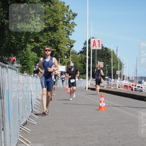 17.08.2025 - KN Förde Triathlon 2025 KatJ http://msf.ph/oto/8589323 17.08.2025 13:33:53 Laufen 445, 464 meine-sportfotos.de