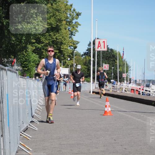 17.08.2025 - KN Förde Triathlon 2025 KatJ http://msf.ph/oto/8589328 17.08.2025 13:33:53 Laufen 445, 464 meine-sportfotos.de