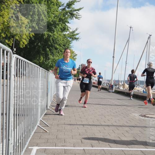 17.08.2025 - KN Förde Triathlon 2025 KatJ http://msf.ph/oto/8589350 17.08.2025 10:15:50 Laufen 127, 152, 169 meine-sportfotos.de