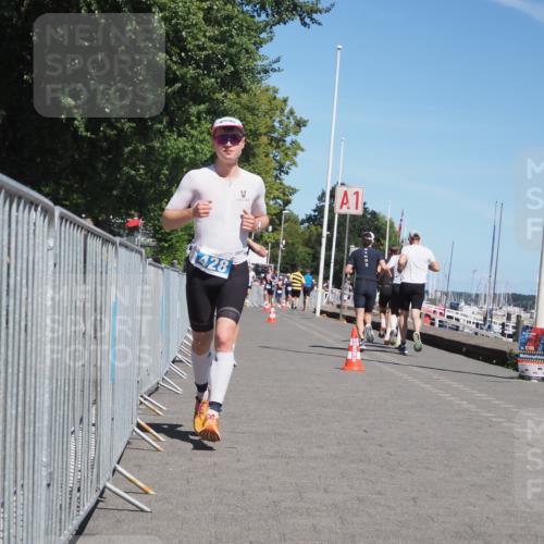 17.08.2025 - KN Förde Triathlon 2025 KatJ http://msf.ph/oto/8589950 17.08.2025 13:35:08 Laufen 428, 431 meine-sportfotos.de