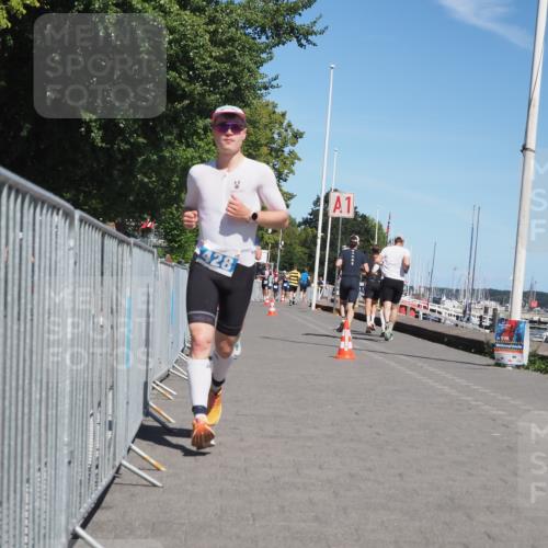 17.08.2025 - KN Förde Triathlon 2025 KatJ http://msf.ph/oto/8589962 17.08.2025 13:35:08 Laufen 428, 431 meine-sportfotos.de