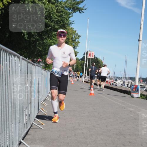 17.08.2025 - KN Förde Triathlon 2025 KatJ http://msf.ph/oto/8589966 17.08.2025 13:35:08 Laufen 428, 431 meine-sportfotos.de