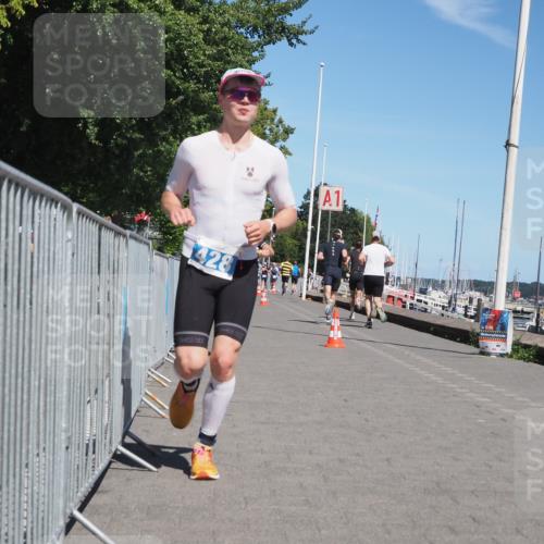 17.08.2025 - KN Förde Triathlon 2025 KatJ http://msf.ph/oto/8589980 17.08.2025 13:35:08 Laufen 428, 431 meine-sportfotos.de